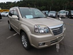 NISSAN X-TRAIL GOLD 2004