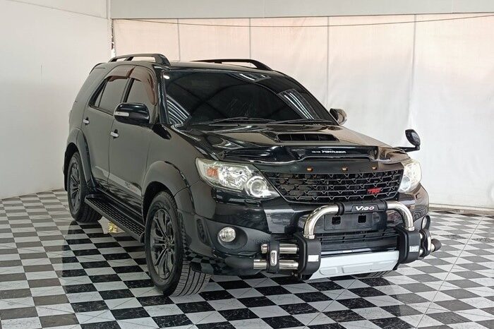 2013-TOYOTA-FORTUNER full