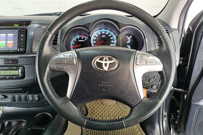 2013-TOYOTA-FORTUNER full