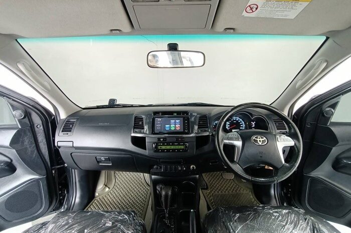 2013-TOYOTA-FORTUNER full