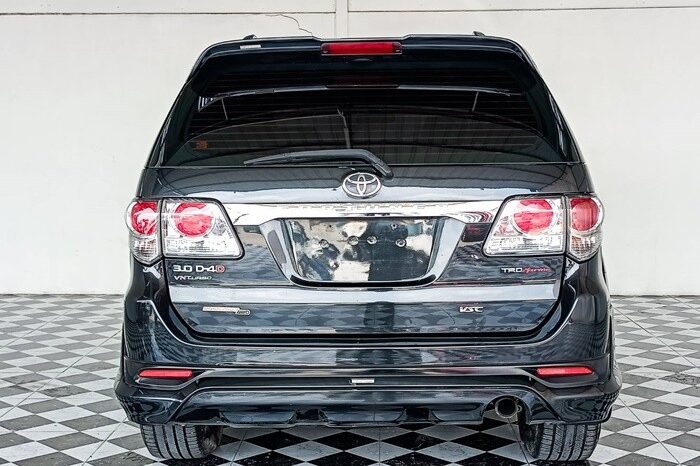 2013-TOYOTA-FORTUNER full