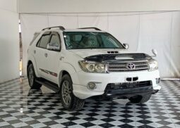 2010 TOYOTA FORTUNER 4WD AT