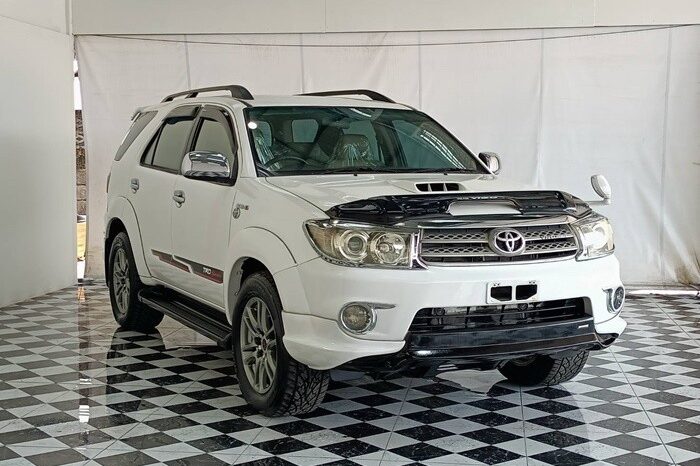 2010 TOYOTA FORTUNER 4WD AT full