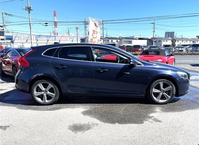 VOLVO V40 full