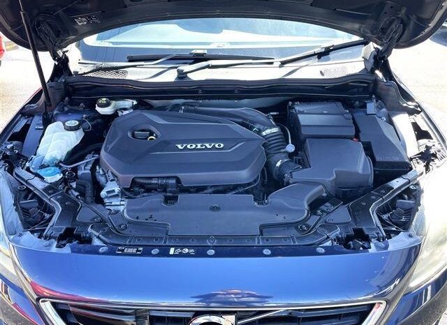 VOLVO V40 full