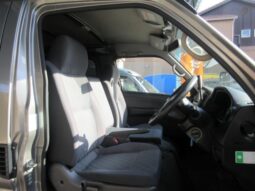 NISSAN CARAVAN 2010 full