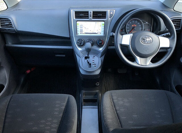 TOYOTA RACTIS HATCHBACK 2011 full