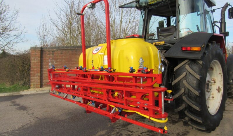 NEW 600 LITRE CROP SPRAYER full