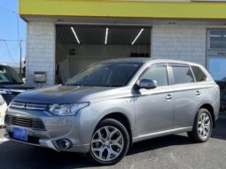 MITSUBISHI OUTLANDER PHEV 2015 full