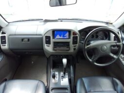 MITSUBISHI PANJERO 2004 full