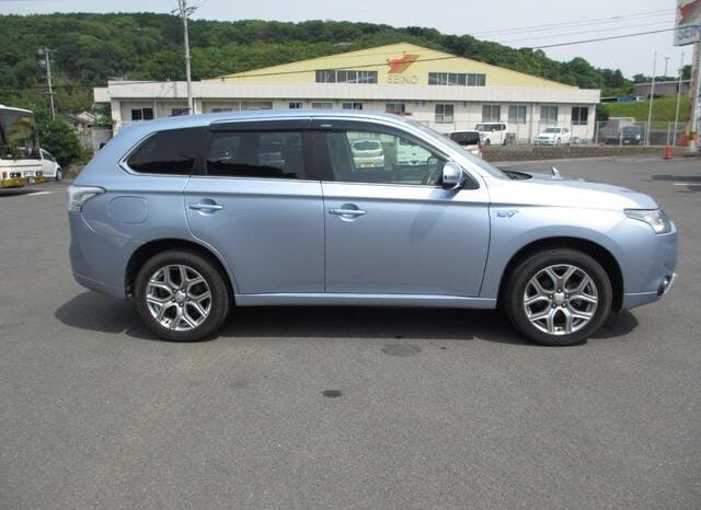 MITSUBISHI OUTLANDER PHEV 2015/4 full