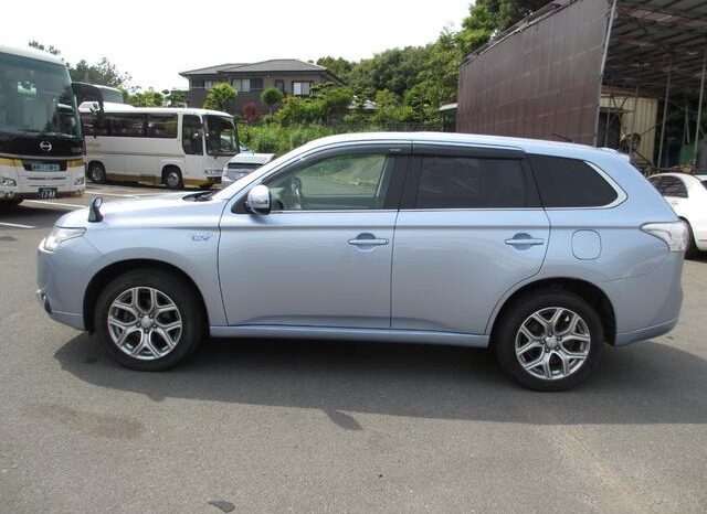 MITSUBISHI OUTLANDER PHEV 2015/4 full