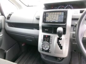 TOYOTA NOAH X 2008 [Van]