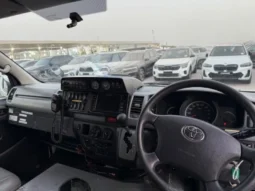 2009 TOYOTA HIACE AMBULANCE VAN full