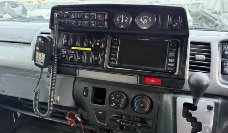 2009 TOYOTA HIACE AMBULANCE VAN full