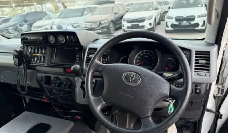 2009 TOYOTA HIACE AMBULANCE VAN full