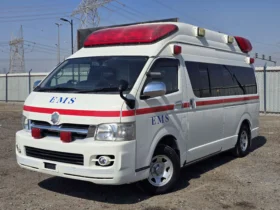 2010 TOYOTA HIACE