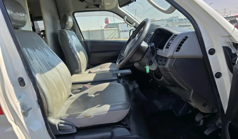 2010 TOYOTA HIACE full