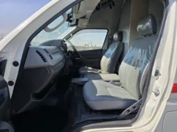 2010 TOYOTA HIACE full