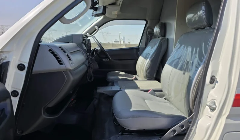 2010 TOYOTA HIACE full