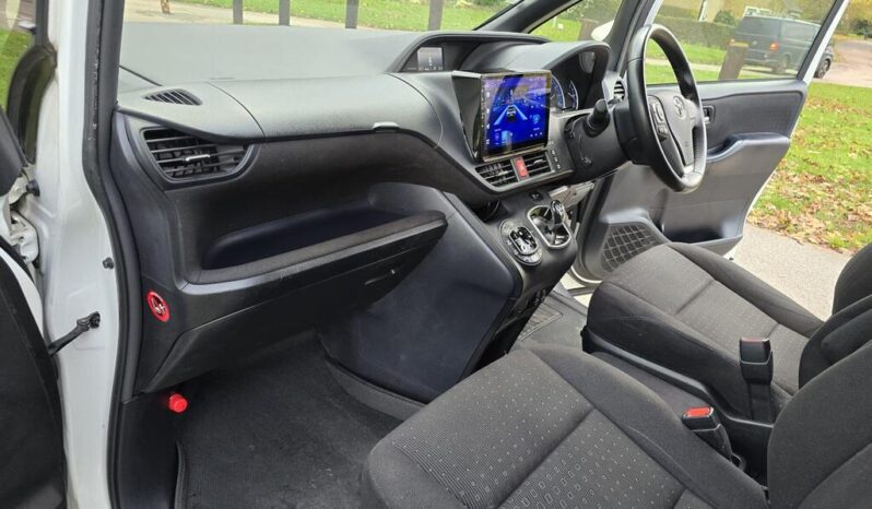 2016 Toyota Noah 1.8 Hybrid 7Seats Auto full