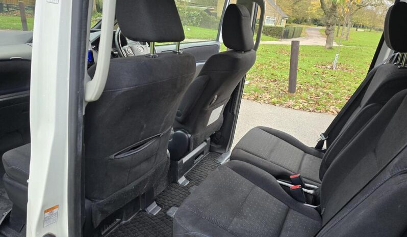 2016 Toyota Noah 1.8 Hybrid 7Seats Auto full