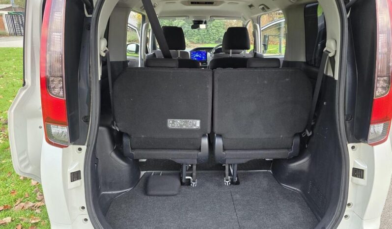 2016 Toyota Noah 1.8 Hybrid 7Seats Auto full