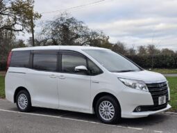 2016 Toyota Noah 1.8 Hybrid 7Seats Auto full