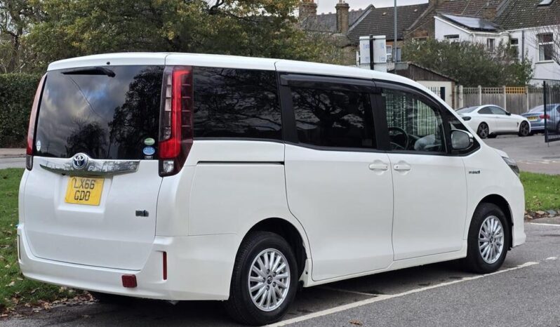 2016 Toyota Noah 1.8 Hybrid 7Seats Auto full