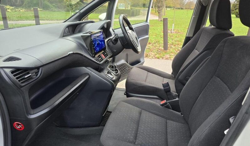 2016 Toyota Noah 1.8 Hybrid 7Seats Auto full