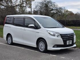 2016 Toyota Noah 1.8 Hybrid 7Seats Auto