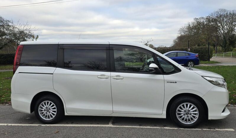 2016 Toyota Noah 1.8 Hybrid 7Seats Auto full