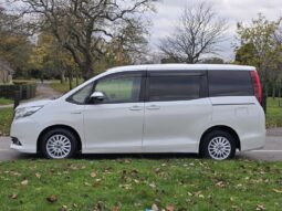 2016 Toyota Noah 1.8 Hybrid 7Seats Auto full