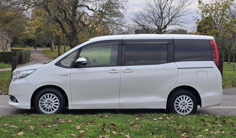 2016 Toyota Noah 1.8 Hybrid 7Seats Auto full