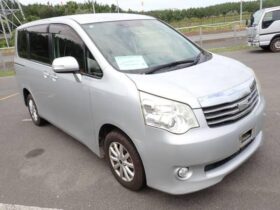 2012 TOYOTA NOAH