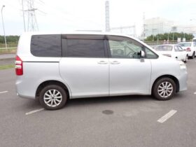 2012 TOYOTA NOAH