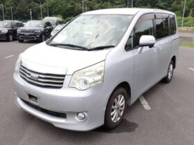 2012 TOYOTA NOAH