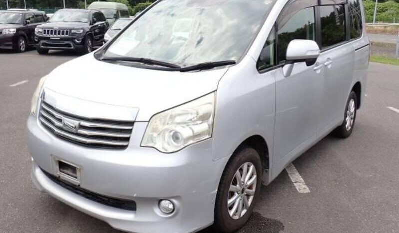 2012 TOYOTA NOAH full