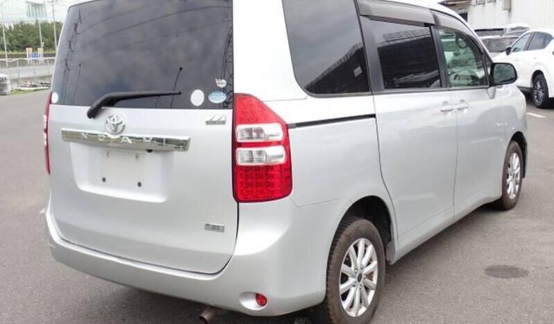 2012 TOYOTA NOAH full