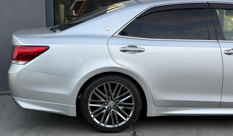 2014 Toyota Crown 2.5 Athlete S Petrol Hybrid Saloon 4dr full