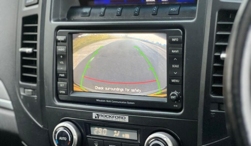 2010 Mitsubishi Shogun 3.2 DI-DC Diamond Auto 4WD Euro 5 5dr LWB full