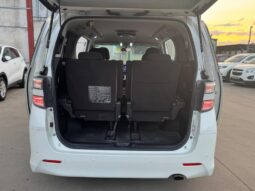 2009 Toyota Vellfire 2.4 5dr MPV full