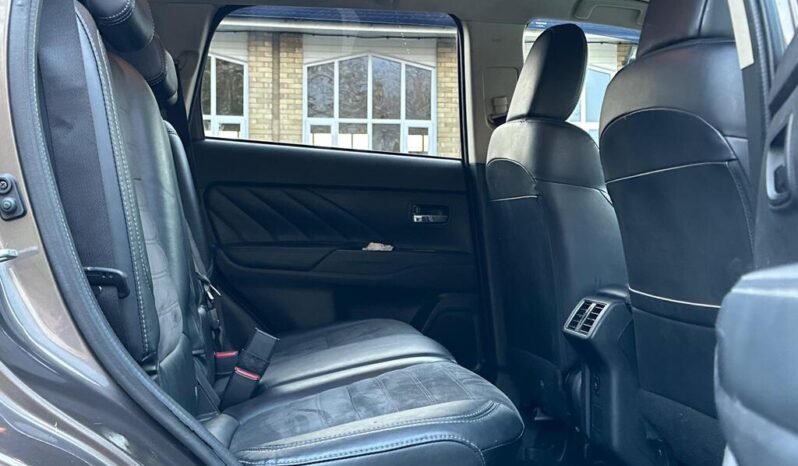 2018 Mitsubishi Outlander 2.4h Twin Motor 13.8kWh Juro CVT 4WD full