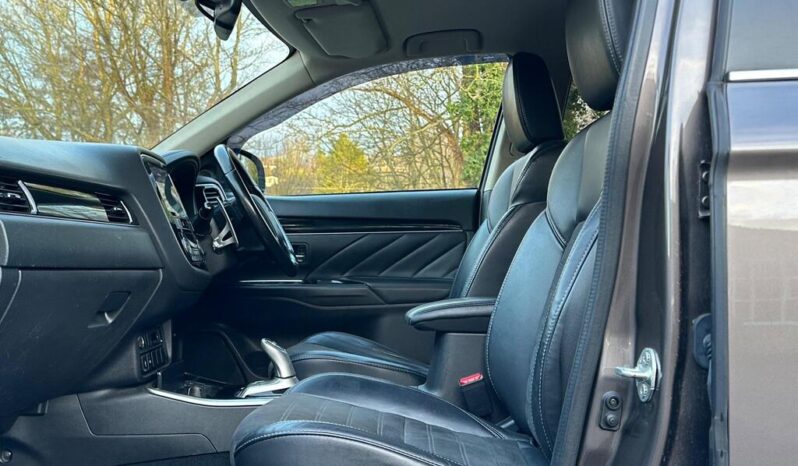 2018 Mitsubishi Outlander 2.4h Twin Motor 13.8kWh Juro CVT 4WD full