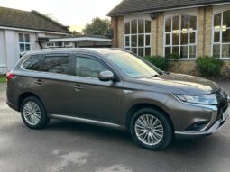 2018 Mitsubishi Outlander 2.4h Twin Motor 13.8kWh Juro CVT 4WD full