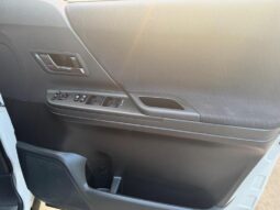 2009 Toyota Vellfire 2.4 5dr MPV full