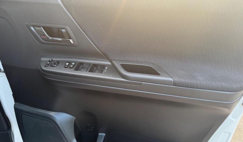 2009 Toyota Vellfire 2.4 5dr MPV full