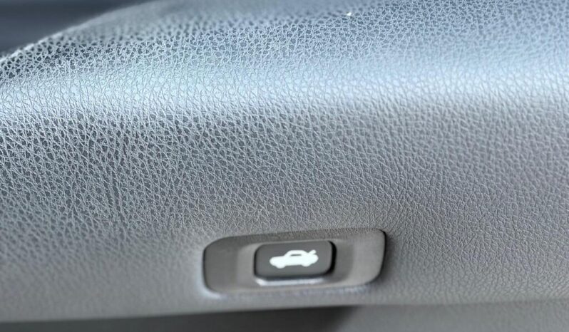 2014 Toyota Crown 2.5 Athlete S Petrol Hybrid Saloon 4dr full