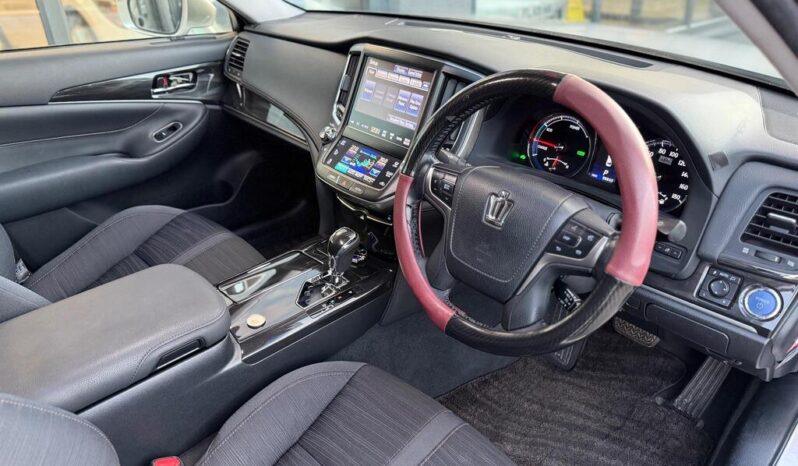 2014 Toyota Crown 2.5 Athlete S Petrol Hybrid Saloon 4dr full