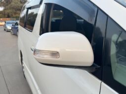 2009 Toyota Vellfire 2.4 5dr MPV full